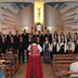 I due cori sotto la direzione di Tove Ramlo-Ystad a Lignano Sabbiadoro eseguono il canto “d’assieme” (foto Taboga)